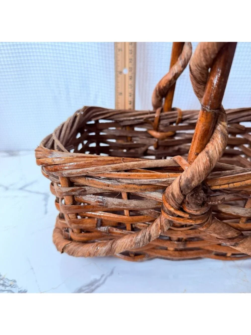 Beautiful vintage rustic hand-woven wicker basket featuring a stunning, unique t